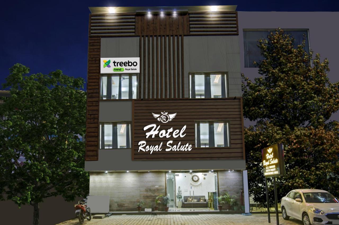 Treebo Royal Salute, Zirakpur Exterior foto